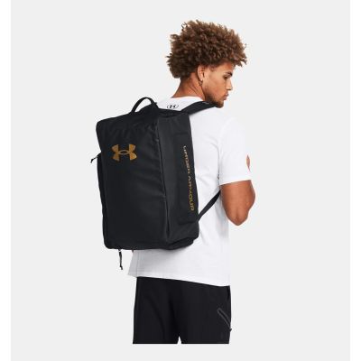 7. Under Armour UA Contain Duo S sportowa torba 40 l Poliester Czarny
