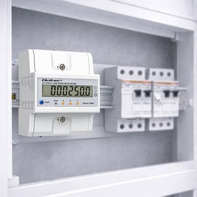 6. Qoltec 50980 Trójfazowy elektroniczny licznik z resetem | miernik zużycia energii na szynę DIN | 400V | 100A | LCD | LED | 4P