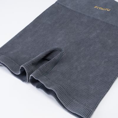 4. Damskie Legginsy FIT SEAMLESS LEGGINGS 1/2