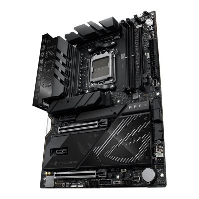 13. Płyta główna ASUS ROG CROSSHAIR X870E APEX