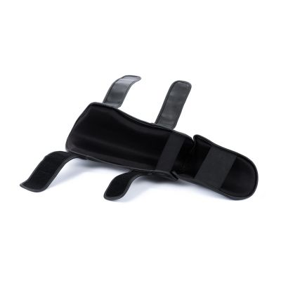 12. Ochraniacze na piszczele M - Phantom White