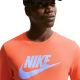 5. Koszulka męska Nike Nsw Tee Icon Futura pomarańczowa AR5004 835