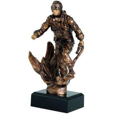 8. Figurka odlewana -strażak  RTY3786/BR