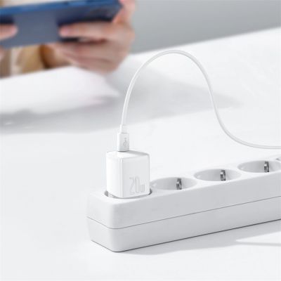 10. Ładowarka sieciowa Baseus Cube 20W PD USB-C - biała