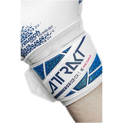 7. Rękawice Reusch Attrakt RE:GRIP NC
