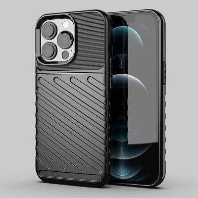 13. Thunder Case elastyczne pancerne etui pokrowiec iPhone 13 Pro czarny