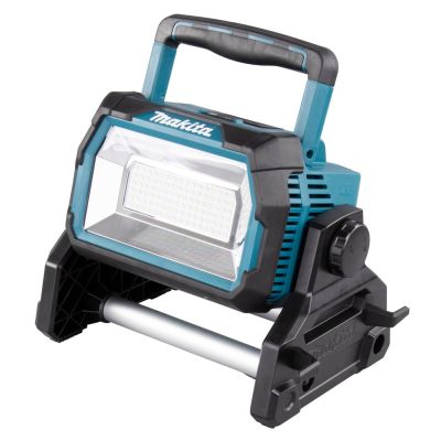 20. Makita DML809 lampa LED