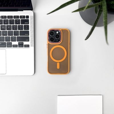 8. Etui Wozinsky Fashion Case z MagSafe na Samsung Galaxy S24 FE - pomarańczowe