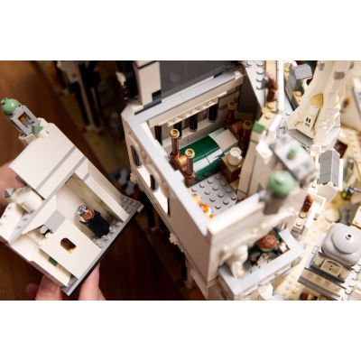 18. LEGO Icons 11377 - Władca Pierścieni: Minas Tirith