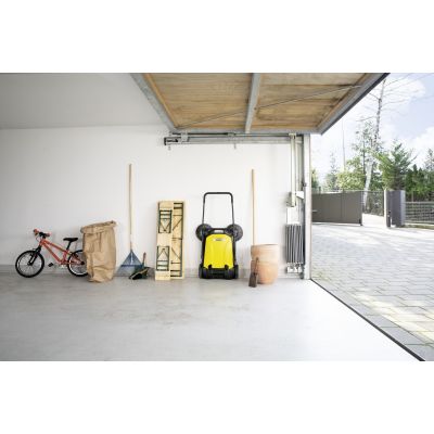 16. Zamiatarka KARCHER S 4 Twin - 1.766-360.0