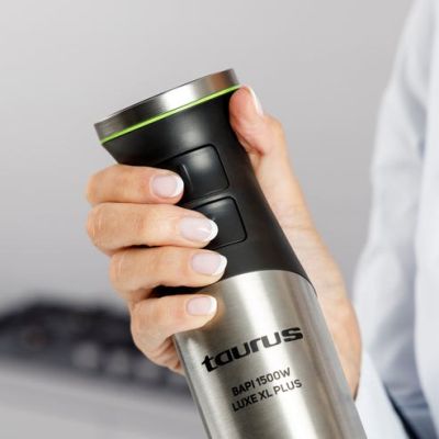 3. Blender ręczny z akcesoriami Taurus 1500W (choper, trzepaczka,stalowa końcówka, miarka)