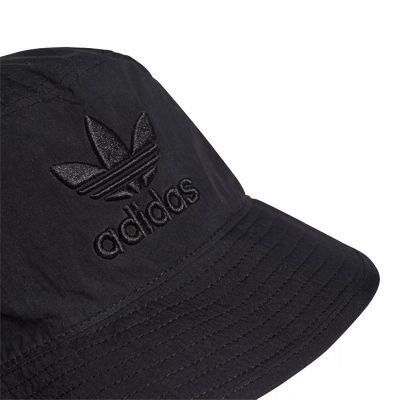 7. Czapka adidas Adicolor Archive Bucket Hat HD9719