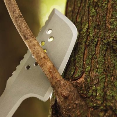 7. Siekiero-maczeta FISKARS Solid