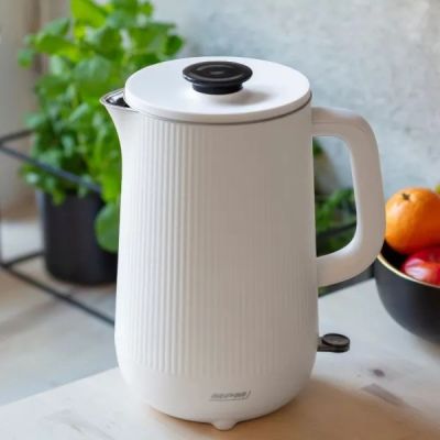 11. Czajnik bezprzewodowy MPM MCZ-115 1,5L, podwójne ścianki