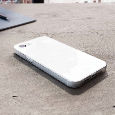 7. Etui SBS Skinny Cover na iPhone 16e / 17e - przezroczyste