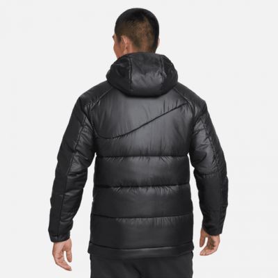 4. Kurtka Nike Therma-FIT Academy Pro M DJ6306-010