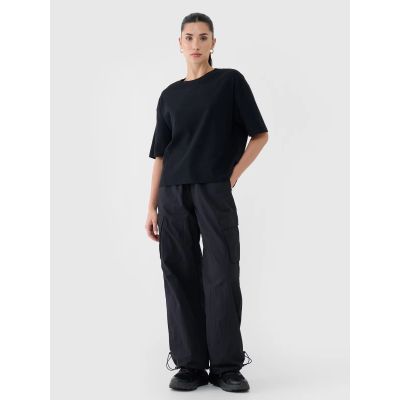 2. T-shirt regular z waflowej dzianiny damski 4F 4FRSS25TTSHF2651-20S