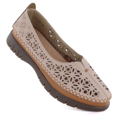 8. Czółenka na klocku beżowe Sergio Leone PB291