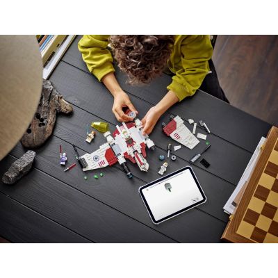 12. LEGO Star Wars 75432 Myśliwiec V-19 Torrent