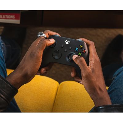 24. Microsoft Xbox kontroler bezprzewodowy Carbon Black