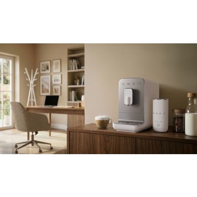 22. Smeg BCC11WHMEU ekspres do kawy Pełna automatyka Ekspres do espresso 1,4 l
