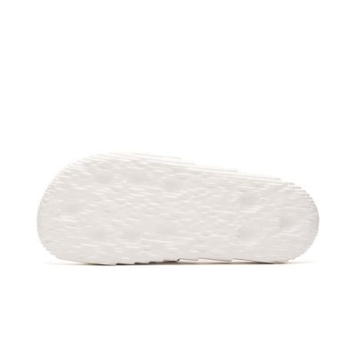 11. Klapki damskie/męskie adidas Adilette 22  Crystal White z wygodną profilowaną podeszwą białe (HQ4672)