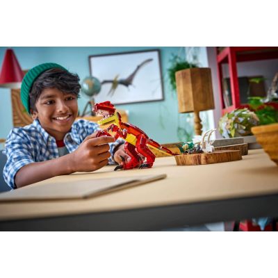 10. LEGO Creator 31379 Groźny dinozaur