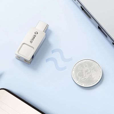 3. Pendrive Orico U301 64 GB USB-A USB-C USB 3.2 Gen 1 - srebrny
