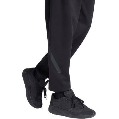 5. Spodnie męskie adidas Z.N.E. czarne KF3808