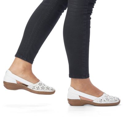 21. Półbuty skórzane ażurowe Rieker W RKR442B białe