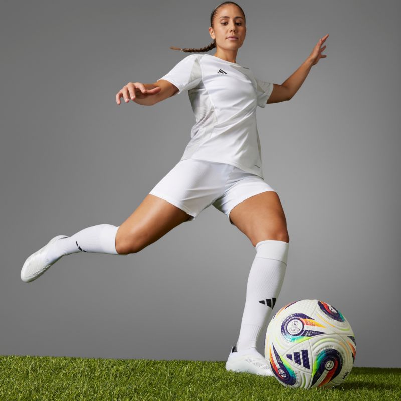 7. Piłka nożna adidas Women's Euro25 Pro JH1261