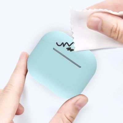 3. Etui do AirPods 2 / AirPods 1 silikonowy miękki pokrowiec na słuchawki czarny (case C)