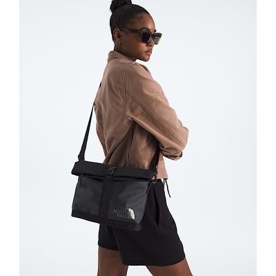 4. The North Face Base Camp Nylon, Poliester Czarny Unisex Torba na ramię