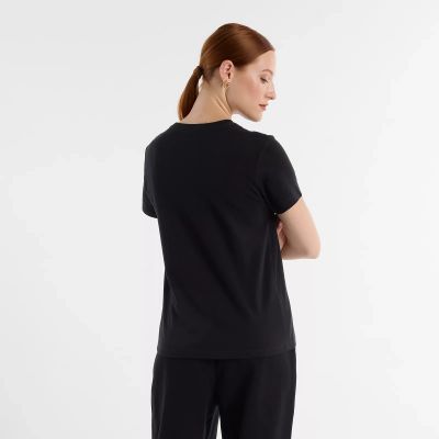 6. Koszulka New Balance S/S Sport Jersey Logo W WT43582BK