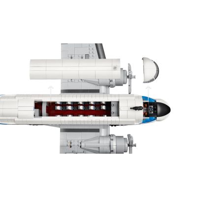 6. LEGO Icons 11378 - Samolot pasażerski Douglas DC-3 PAN AM