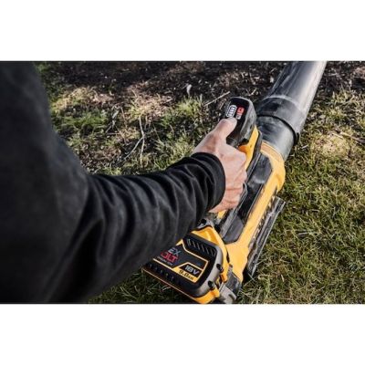 9. Dmuchawa 54V XR DCMBL777N-XJ DEWALT