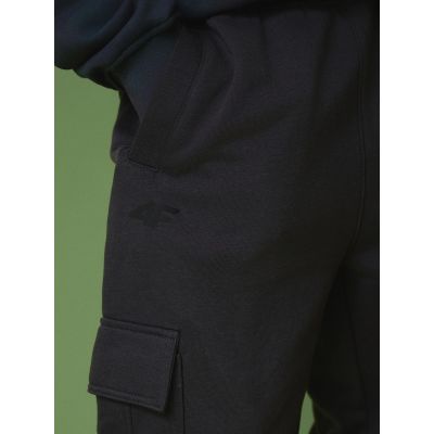 6. Spodnie dresowe cargo chłopięce 4F 4FJRSS26TTROM1882-22S