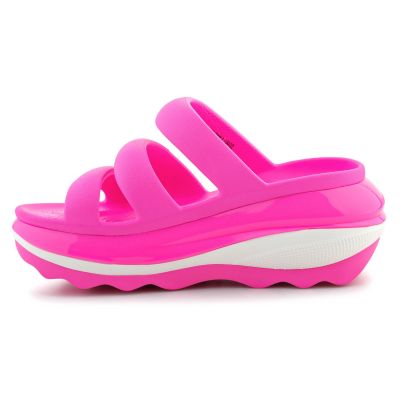 5. Klapki Crocs Mega Crush Triple Strap 209842-6TW 