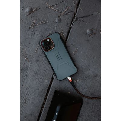 8. UAG SRGE - kabel USB-C - USB-C, USB 3.2 Gen2 240W/20Gbps, 75 cm (black/orange)
