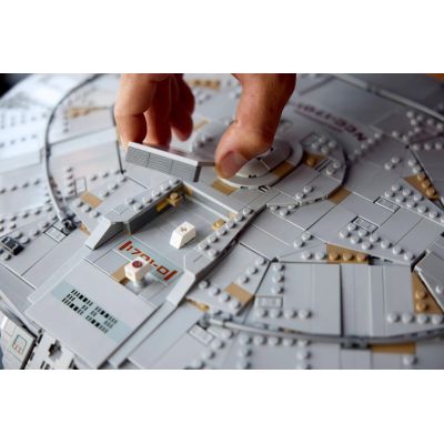 18. LEGO 10356 Icons - Star Trek: U.S.S. Enterprise NCC-1701-D