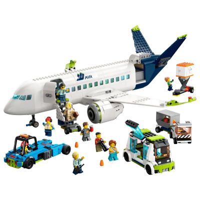 3. LEGO City 60367 Samolot pasażerski