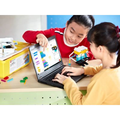 9. LEGO Education 45678 Zestaw SPIKE Prime
