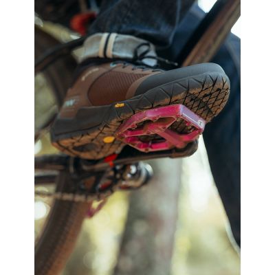 3. Buty rowerowe NORTHWAVE Multicross Mid Gtx czarny
