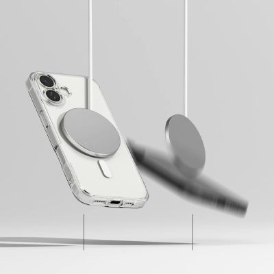 6. Etui Ringke Fusion Magnetic MagSafe na iPhone 17 - przezroczyste