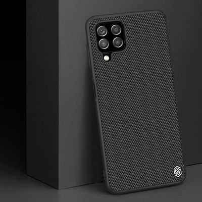7. Nillkin Textured Case wytrzymałe wzmocnione etui z żelową ramką i nylonem na tyle Samsung Galaxy A22 4G czarny