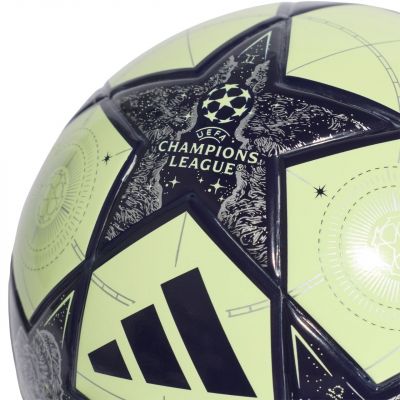 7. Piłka nożna adidas UCL Mini Real Madrid JN7306