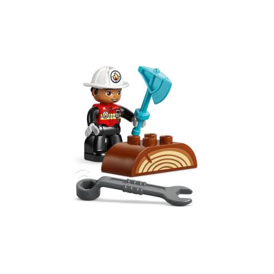 6. LEGO DUPLO TOWN 10473 Wóz strażacki z wężem i strażakiem