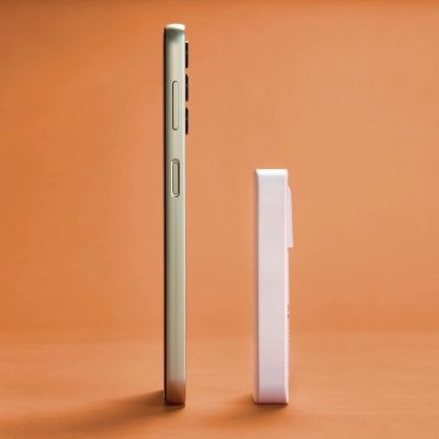 16. Ładowarka Hama GaN 65W 2x USB-C 1x USB-A składana - biała