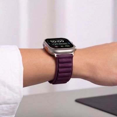 6. Pasek Tech-Protect Nylon Pro na Apple Watch 44 / 45 / 46 / 49 mm - burgundowy