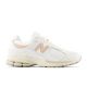 8. Buty New Balance U M2002RVF